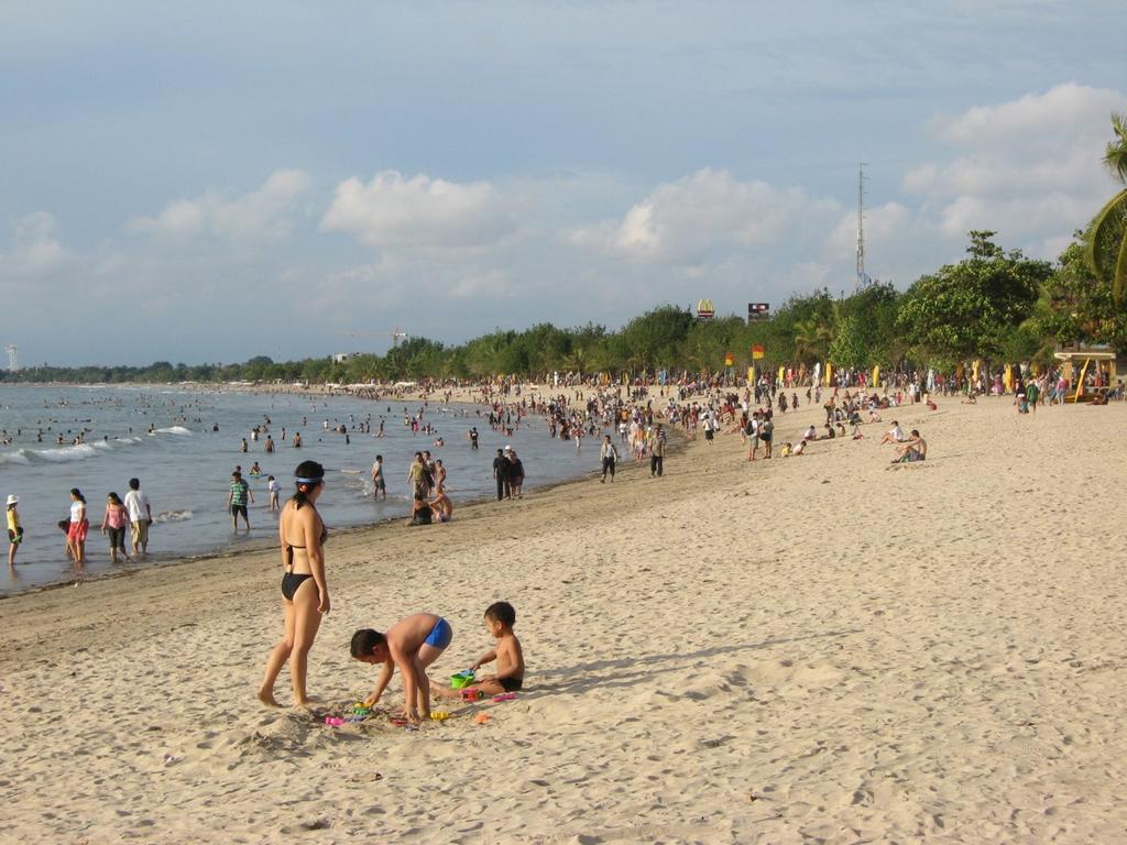 Angkul Angkul Kuta By Kamara Kuta (Bali)